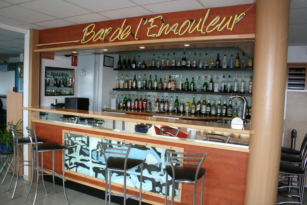 Ibis Budget Thiers Extérieur photo
