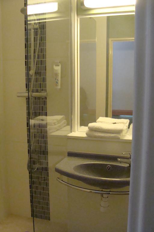 Ibis Budget Thiers Extérieur photo